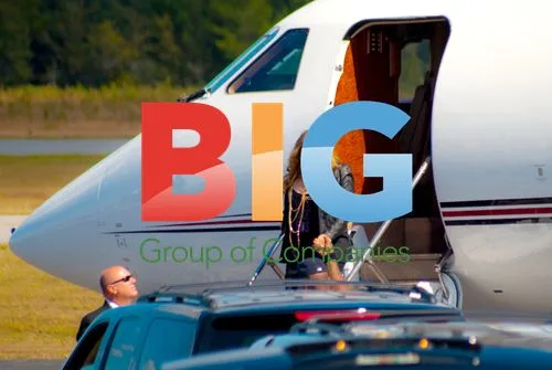 Mariah Carey Arriving at Crestview Airport