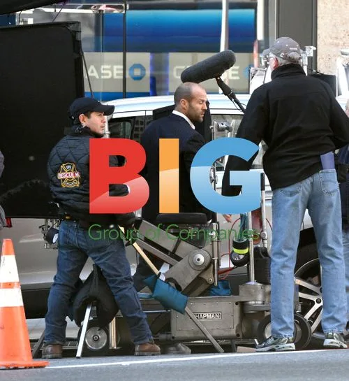 Jason Statham on 'Safe' set