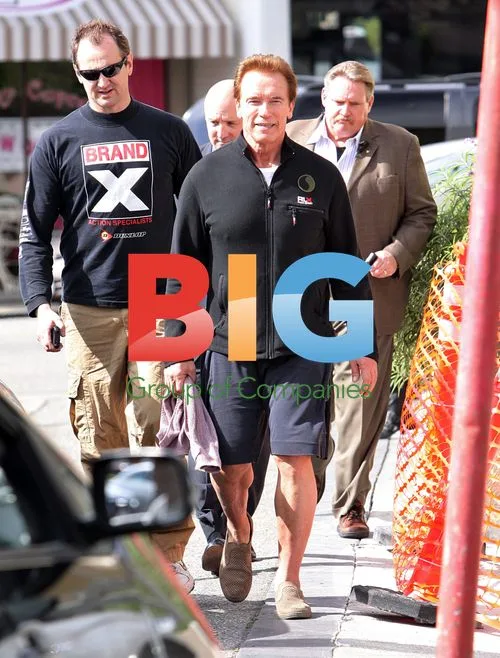 Arnold Schwarzenegger Neighborhood Stroll
