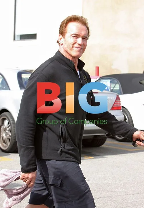 Arnold Schwarzenegger Neighborhood Stroll