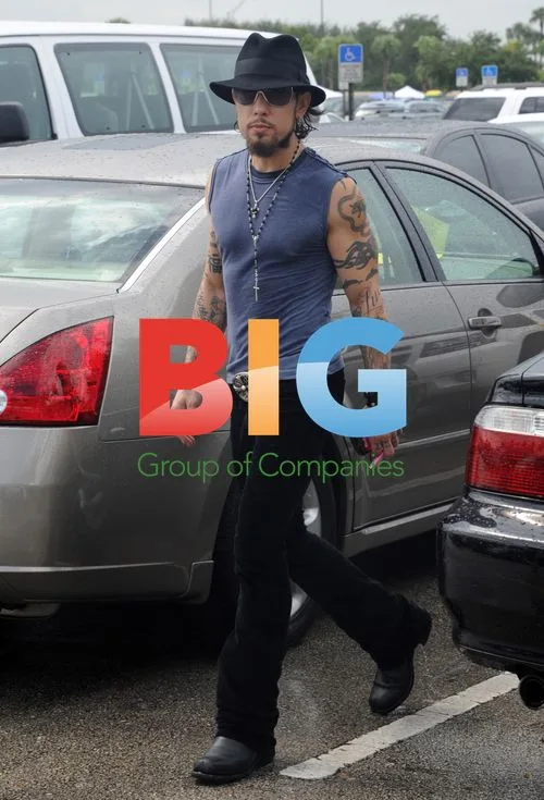 Dave Navarro and Matt Sorum perform at NFL game