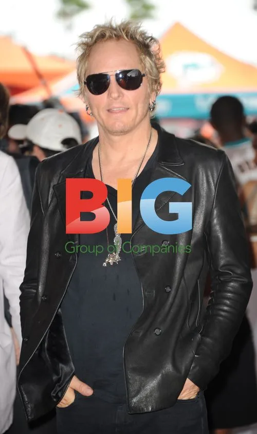 Dave Navarro and Matt Sorum Perform Before NFL Game