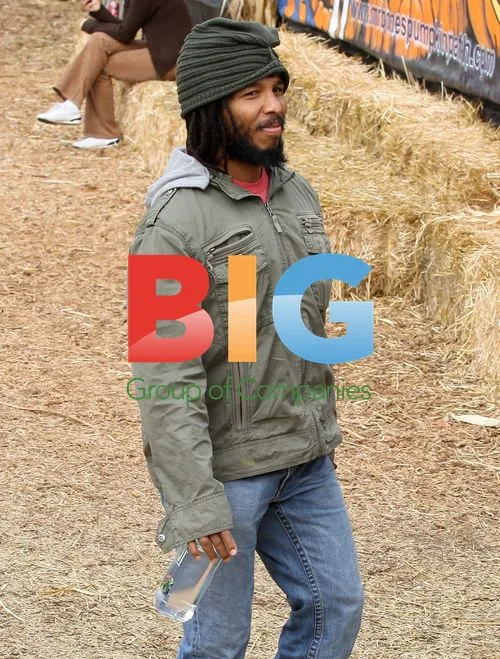 Ziggy Marley and Family at Pumpkin Patch