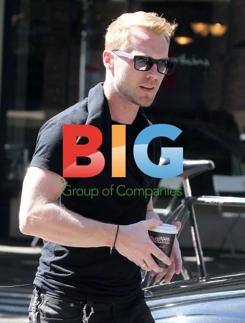 Ronan Keating gets coffee in Sydney