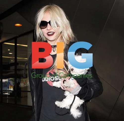 Taylor Momsen at LAX with Dog