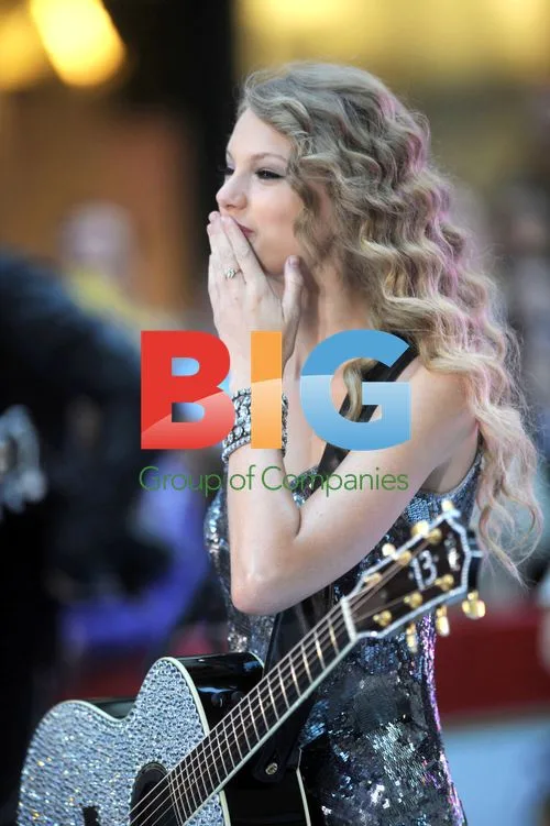 Taylor Swift Performs on Today Show