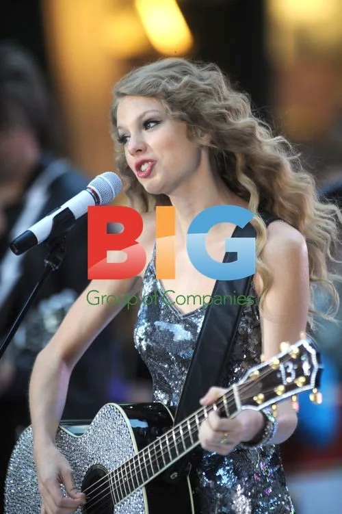 Taylor Swift performs on Today Show in NYC