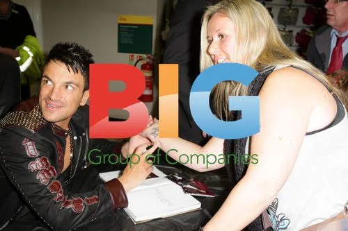 Peter Andre Signs New Single at ASDA
