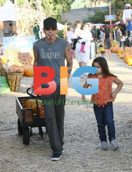 Billy Bob Thorton at Pumpkin Patch with Kids