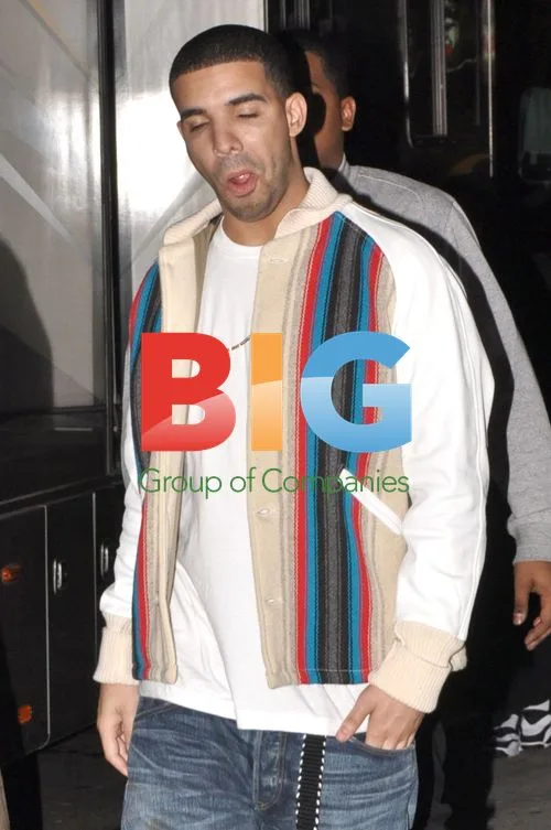 Rihanna Films Music Video with Drake