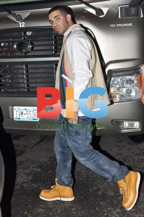 Rihanna Films Music Video with Drake