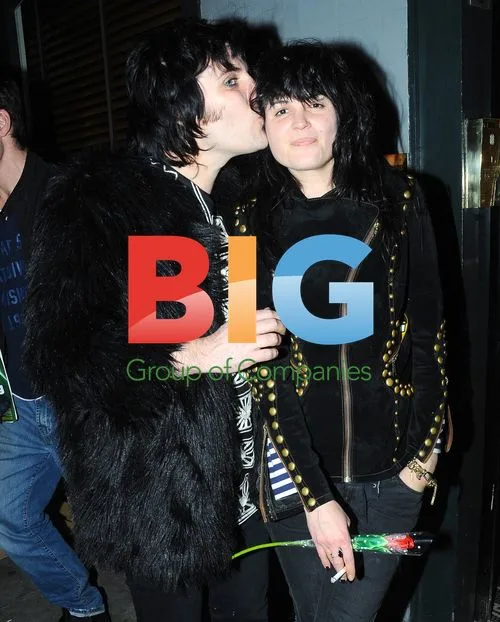 Noel Fielding and Alison Mosshart out in London