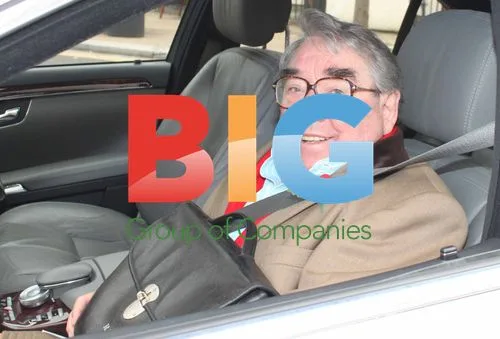 Ronnie Corbett Outside ITV Studios