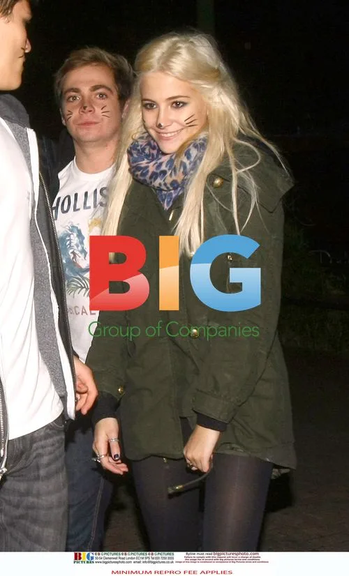 Pixie Lott, Oliver Cheshire, and Sister at Thorpe Park