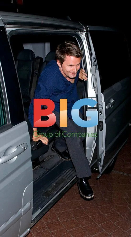 Kate Hudson and Matt Bellamy arrive at London hotel