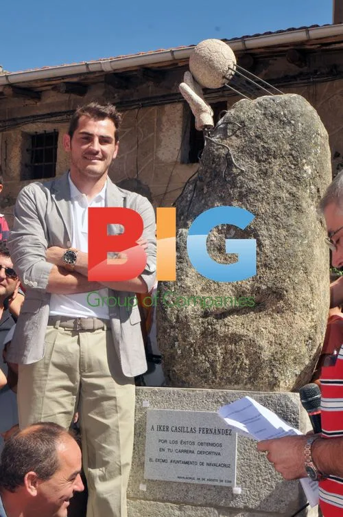 Iker Casillas honored in hometown