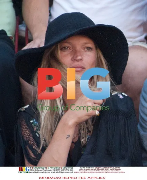 Kate Moss and Jamie Hince Spotted With Rings