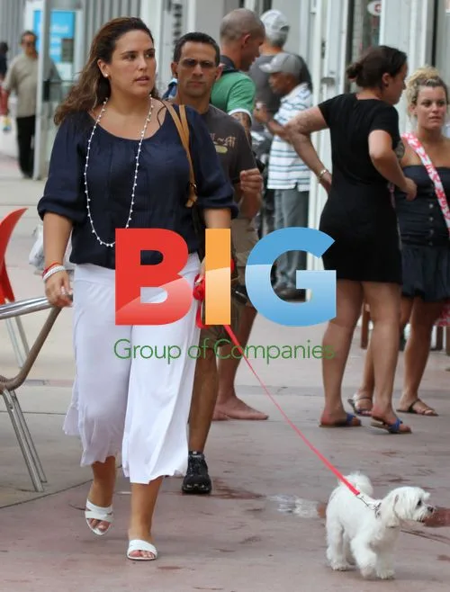 Angelica Vale and Family in Miami