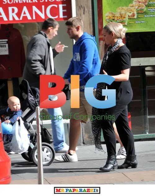 Jennifer Elison Family in Glasgow