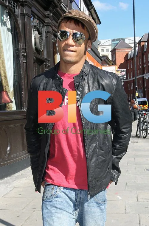 JLS singer Aston Merrygold buys sandwich in London