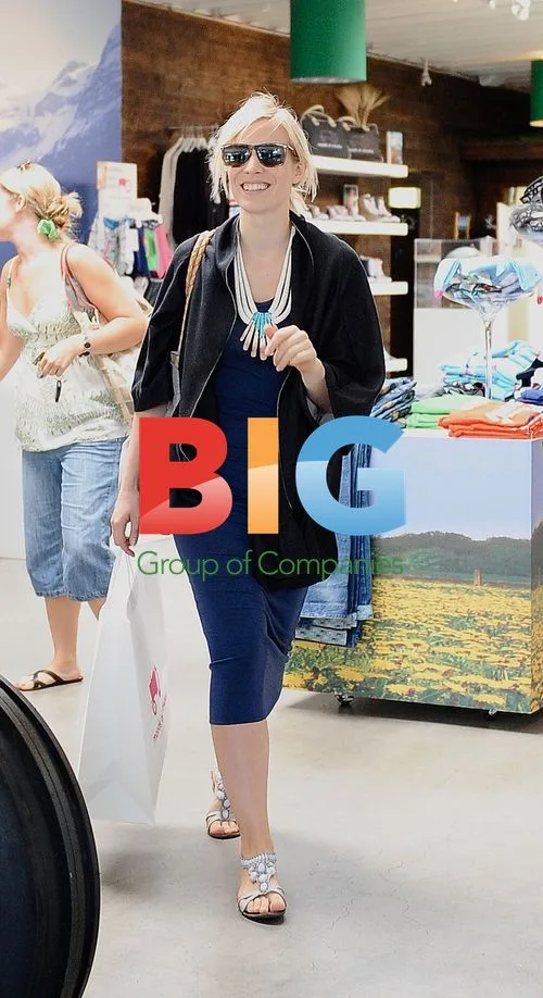 Natasha Bedingfield Shops in LA