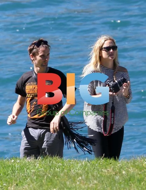 Kate Hudson and Matthew Bellamy bike ride with Ryder