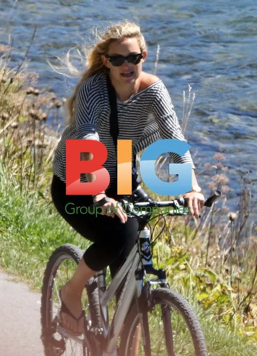 Kate Hudson and Matthew Bellamy Bike Ride