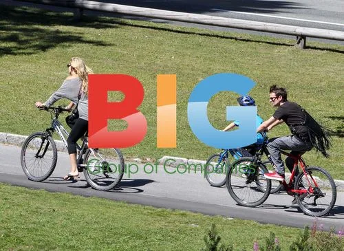 Kate Hudson and Matthew Bellamy Bike Ride
