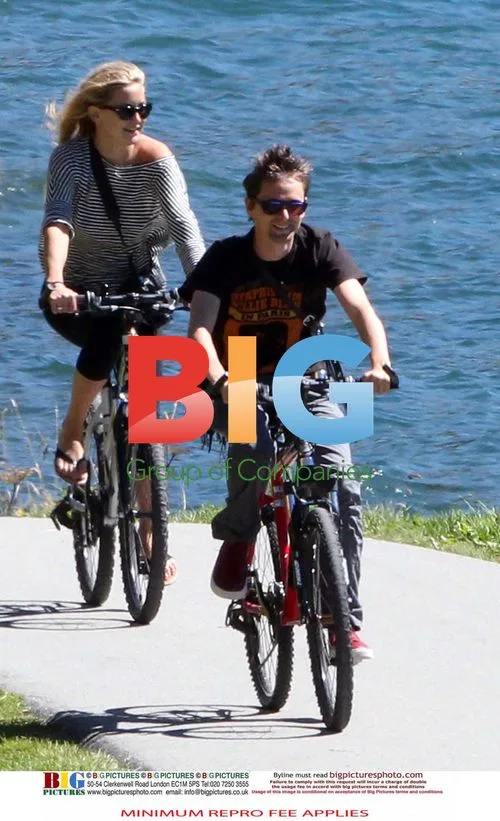 Kate Hudson and Matthew Bellamy bike ride with son