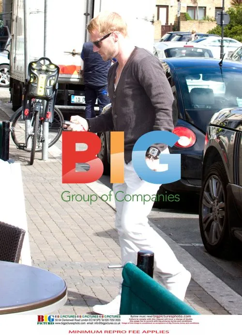 Ronan Keating and Family Get Coffee in Dublin