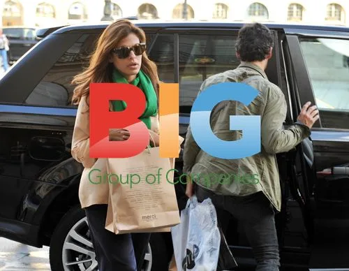 Eva Mendes Shopping in Paris