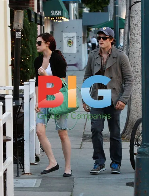 Rumer Willis shops with boyfriend Micah Alberti