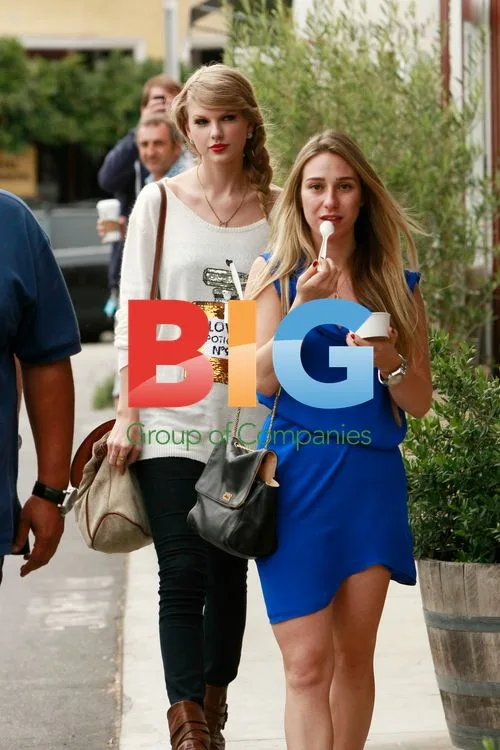 Taylor Swift shopping in LA