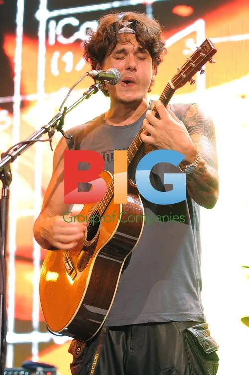 John Mayer Performs on 2010 Tour