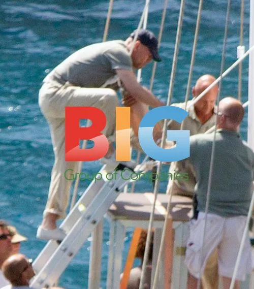 Bruce Willis on Film Set in Spain