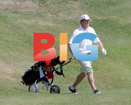 Hugh Grant Golfing at Monte-Carlo