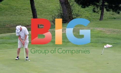 Hugh Grant Golfing in Monte-Carlo