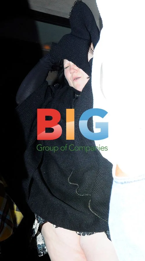 Beth Ditto evacuates London hotel