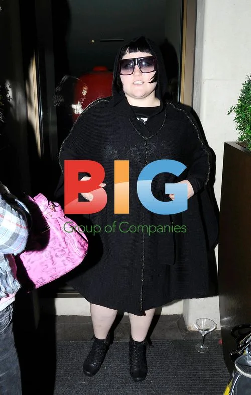 Beth Ditto Evacuates London Hotel After Fire