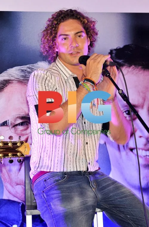 David Bisbal sponsors radio season in Madrid