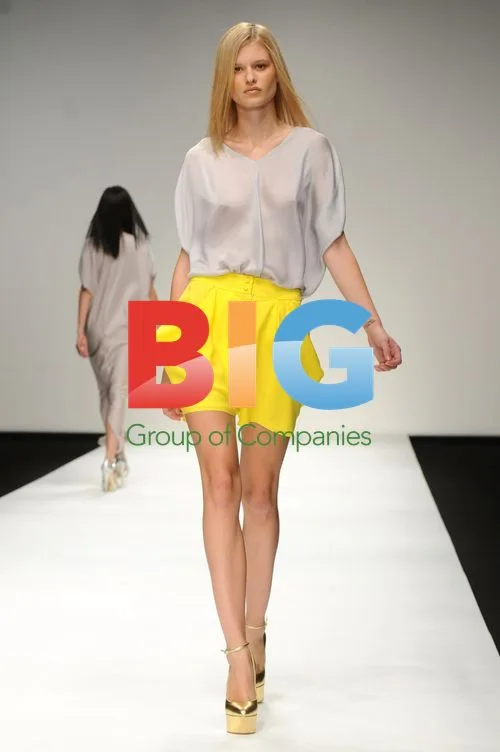 Mary Grachvogel LFW 2010 Runway