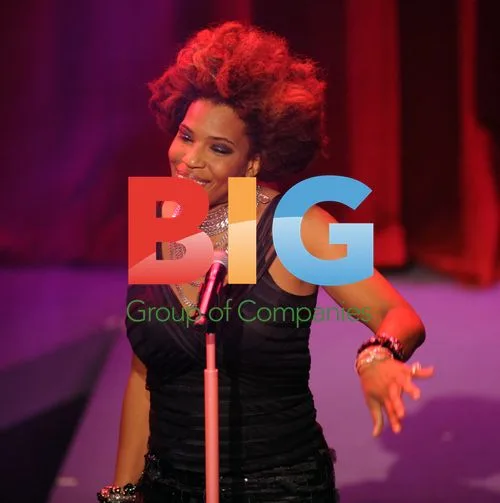 Macy Gray performs at Macy's Passport Glamorama