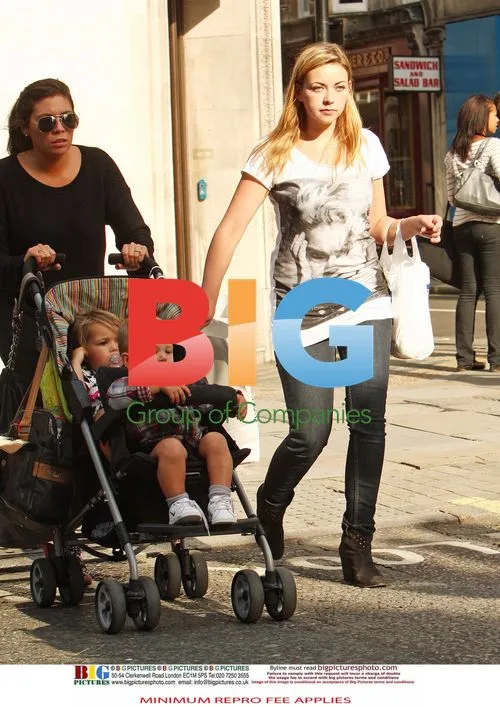 Charlotte Church Rehearses with Guitarist