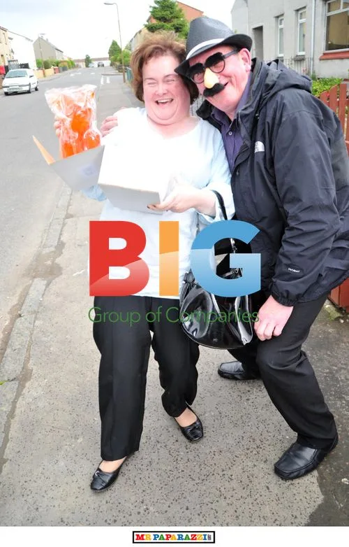 Susan Boyle Poses With Giant Jelly Baby