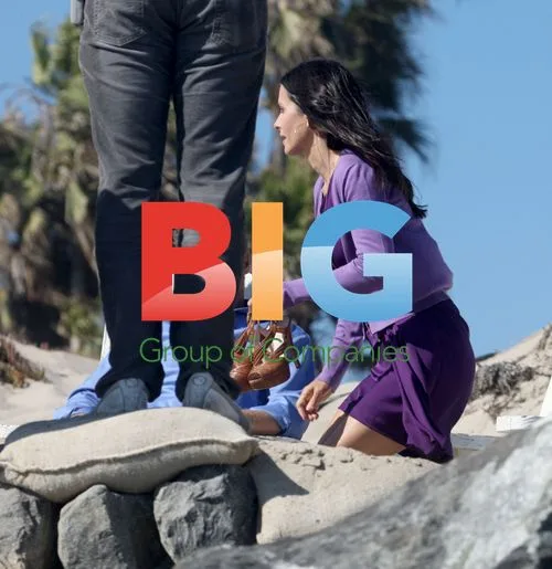 Courteney Cox and Brian Van Holt on 'Cougar Town' Set