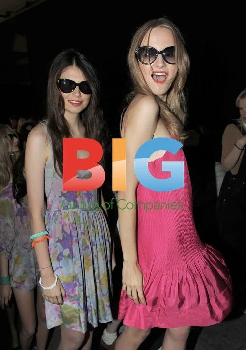 Sienna and Savannah Miller's Fashion Show