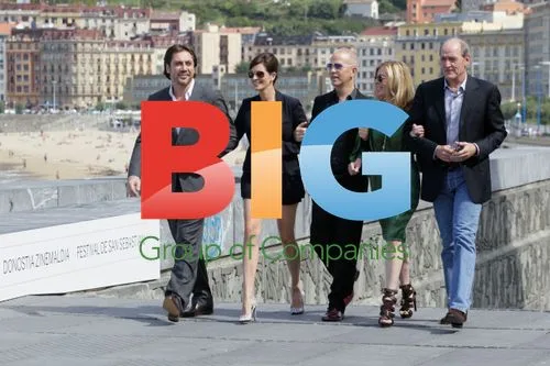 Richards Jenkins, Ryan Murphy, Julia Roberts and Javier Bardem at Eat, Pray, Love photocall