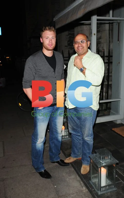 Freddie Flintoff Poses With Fan Outside Restaurant