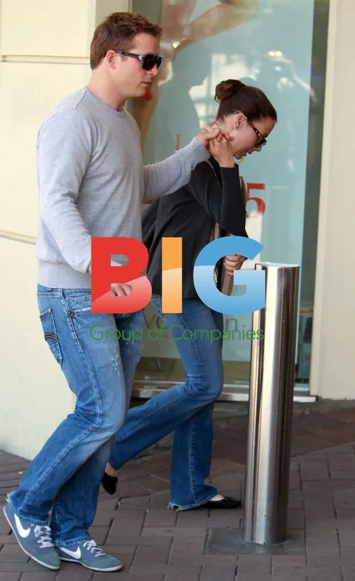 Kate Ritchie and Stuart Webb Shopping