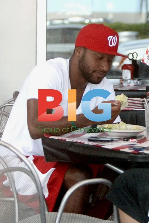 Lebron James and Michael Beasley meet for lunch in Miami